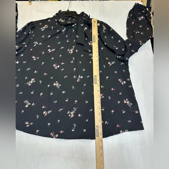 Kontrol Contemporary Black Floral Tie Neck Blouse XL Long Sleeve Lightweight - Picture 5 of 10